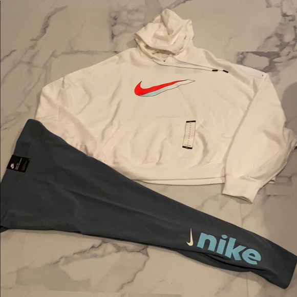 Nike Other - Nike set large for women